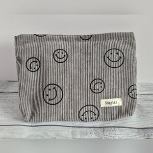NWOT Sozakka Grey Corduroy Smiley Face Pouch